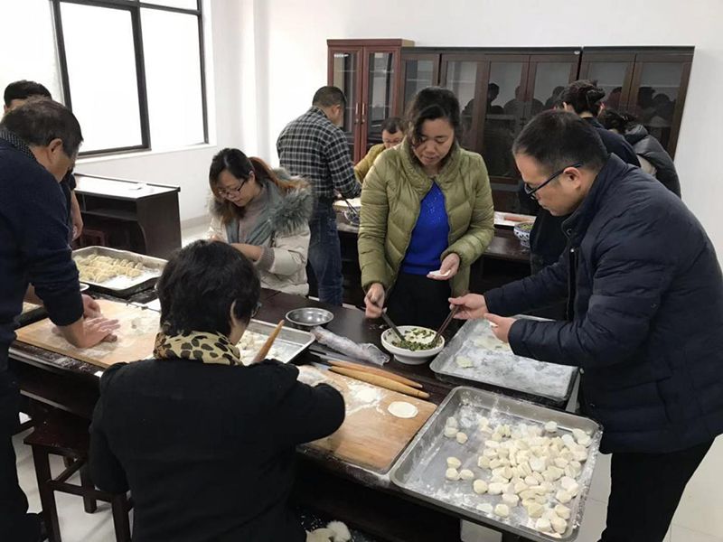 集團公司舉辦“迎冬至、包餃子”活動
